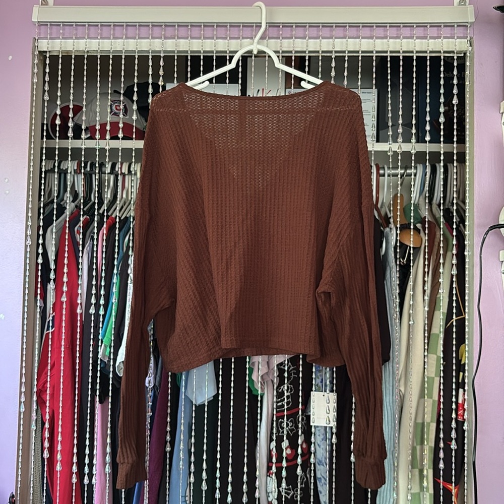 Brown V-Neck Ribbed Cropped Sweater - Picture 2 of 2
